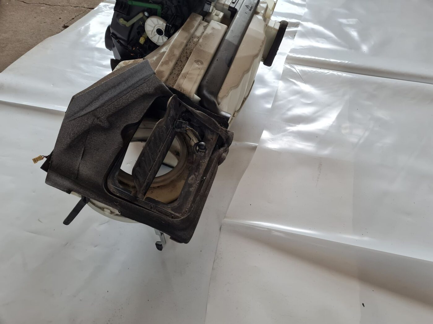 Salona sildītājs priekš VOLVO S60 2008