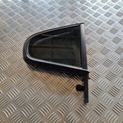 Labo durvju stūra stikls priekš VOLVO S60 2008