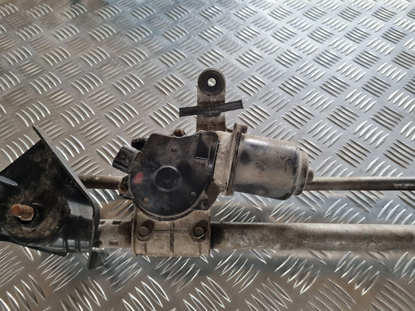 Vējstikla tīrīšanas mehānisms priekš SUBARU LEGACY 2010