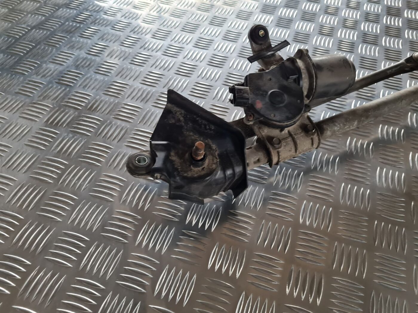 Vējstikla tīrīšanas mehānisms priekš SUBARU LEGACY 2010