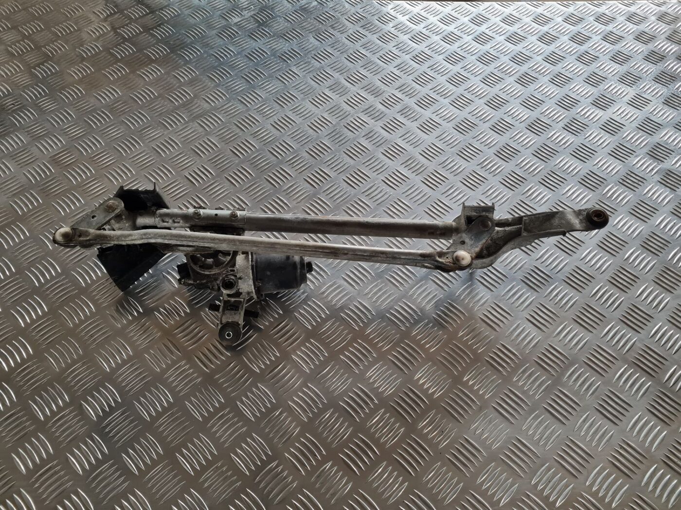 Vējstikla tīrīšanas mehānisms priekš SUBARU LEGACY 2010