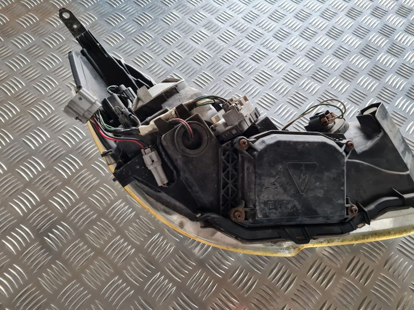 Priekšējais kreisais lukturis priekš SUBARU LEGACY 2010 4 Priekšējais kreisais lukturis priekš SUBARU LEGACY 2010