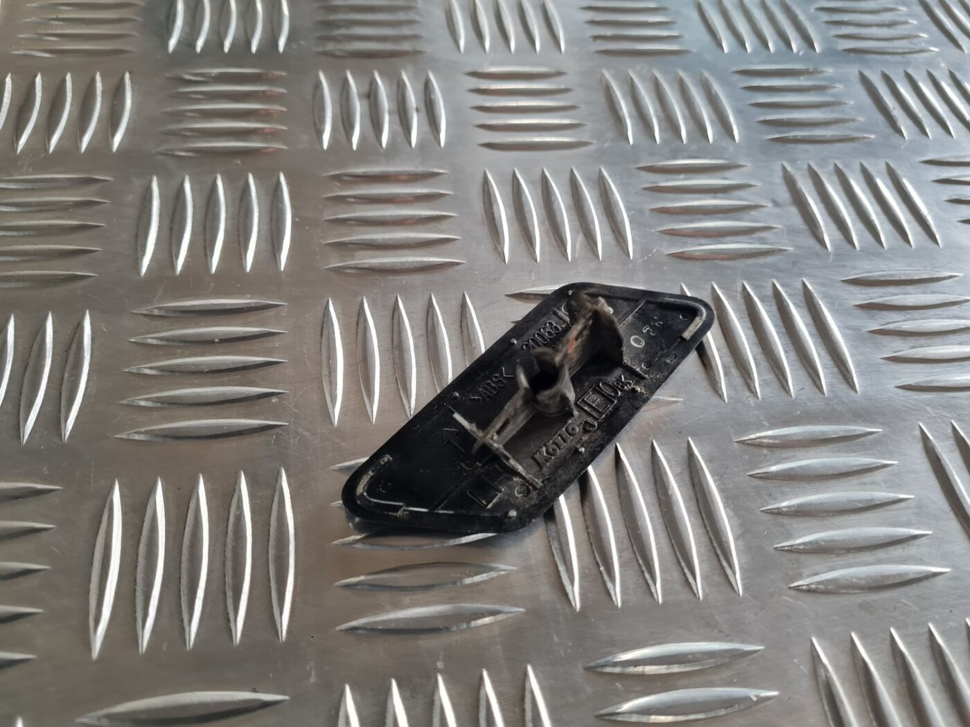 Lukturu mazgātāja sprauslas vāks priekš SUBARU LEGACY 2010