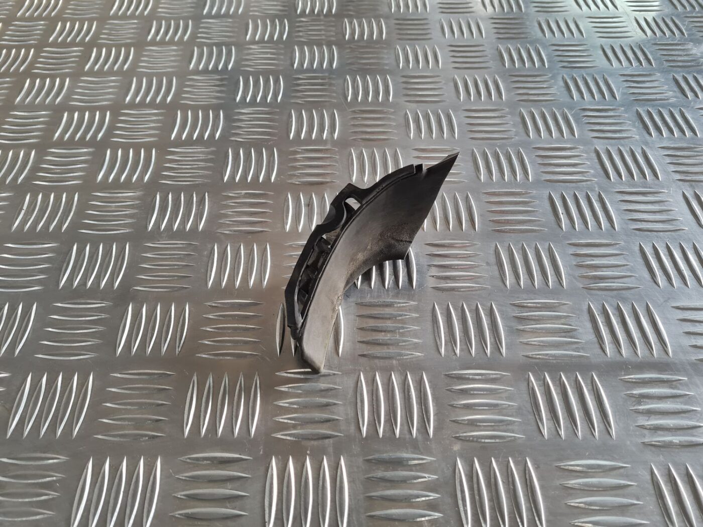 Vējstikla uzlika (deflektors) priekš SUBARU LEGACY 2010 1 Vējstikla uzlika (deflektors) priekš SUBARU LEGACY 2010