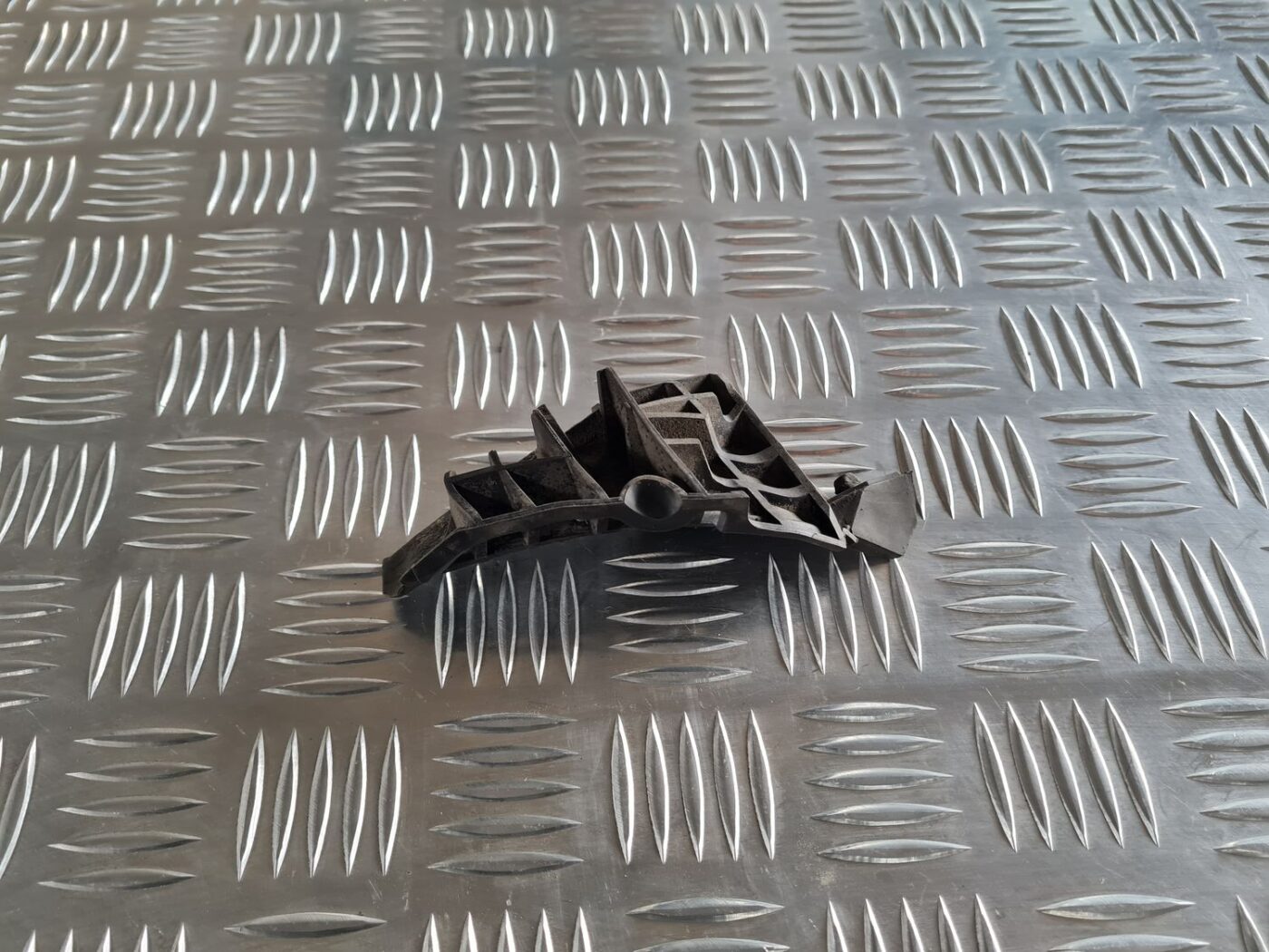 Vējstikla uzlika (deflektors) priekš SUBARU LEGACY 2010 2 Vējstikla uzlika (deflektors) priekš SUBARU LEGACY 2010