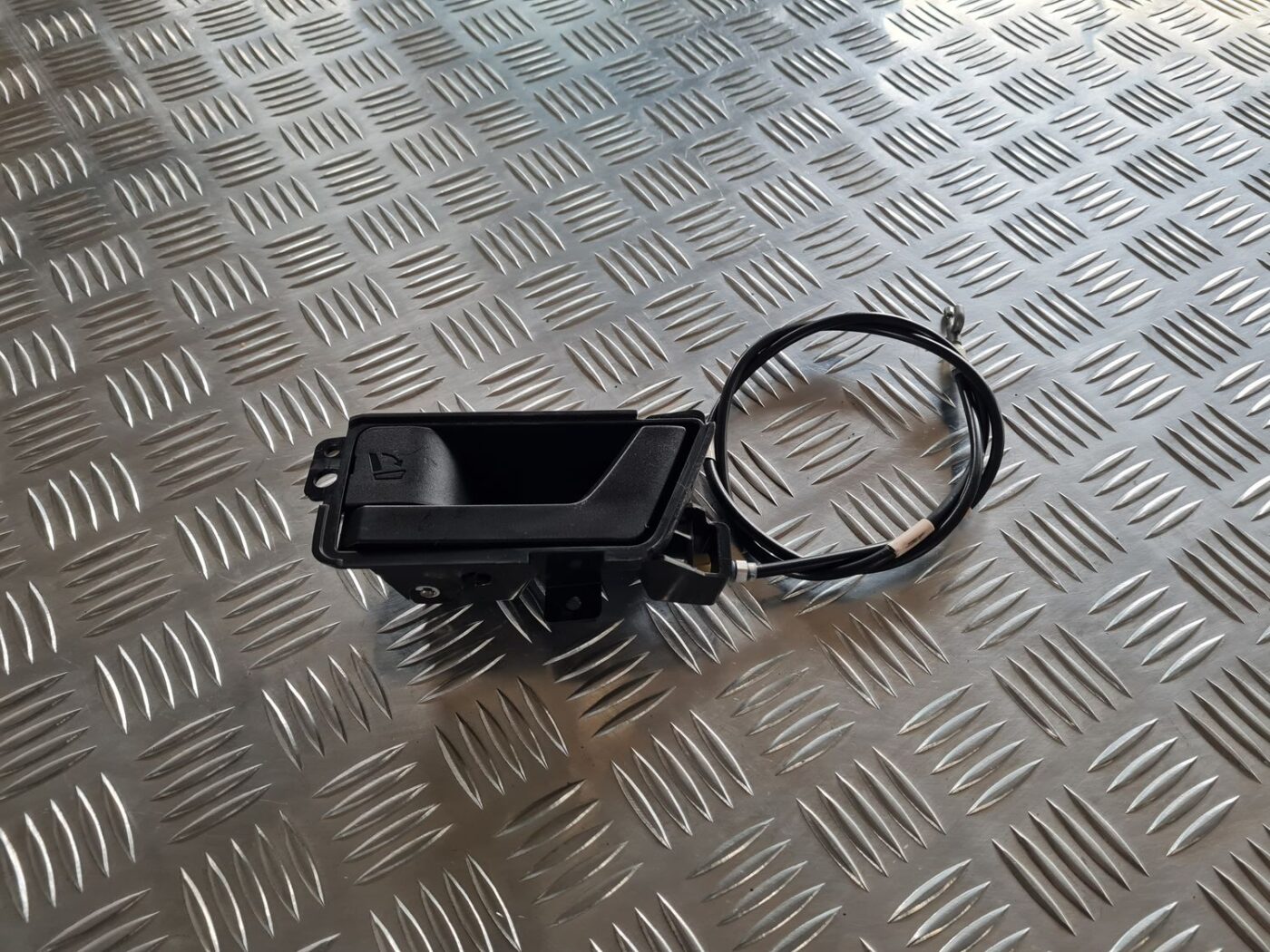 Aizmugurējā sēdekļa slēdzene priekš SUBARU LEGACY 2010