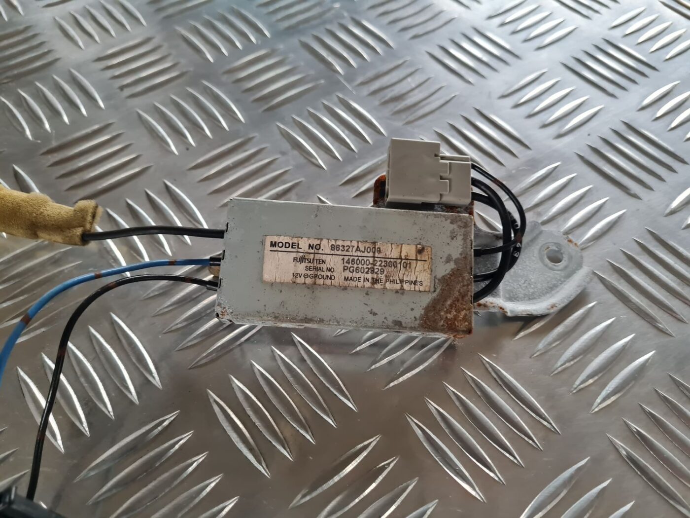 Antenas pastiprinātāja bloks priekš SUBARU LEGACY 2010