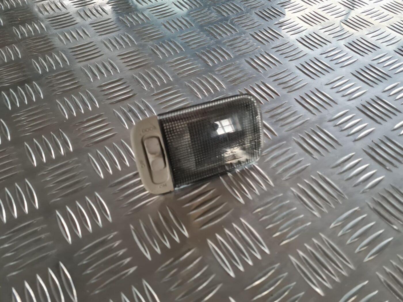 Apgaismojums bagažnieka nodalījuma priekš SUBARU LEGACY 2010 1 Apgaismojums bagažnieka nodalījuma priekš SUBARU LEGACY 2010