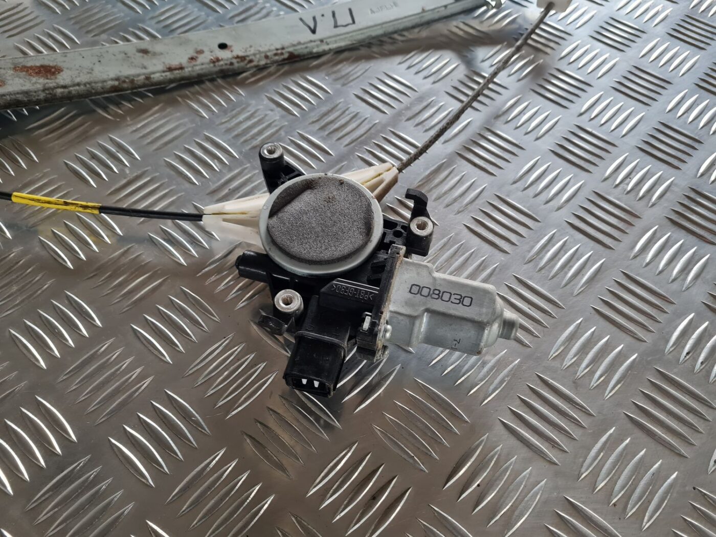 Stikla pacelšanas mehānisms priekšējais kreisais priekš SUBARU LEGACY 2010 2 Stikla pacelšanas mehānisms priekšējais kreisais priekš SUBARU LEGACY 2010