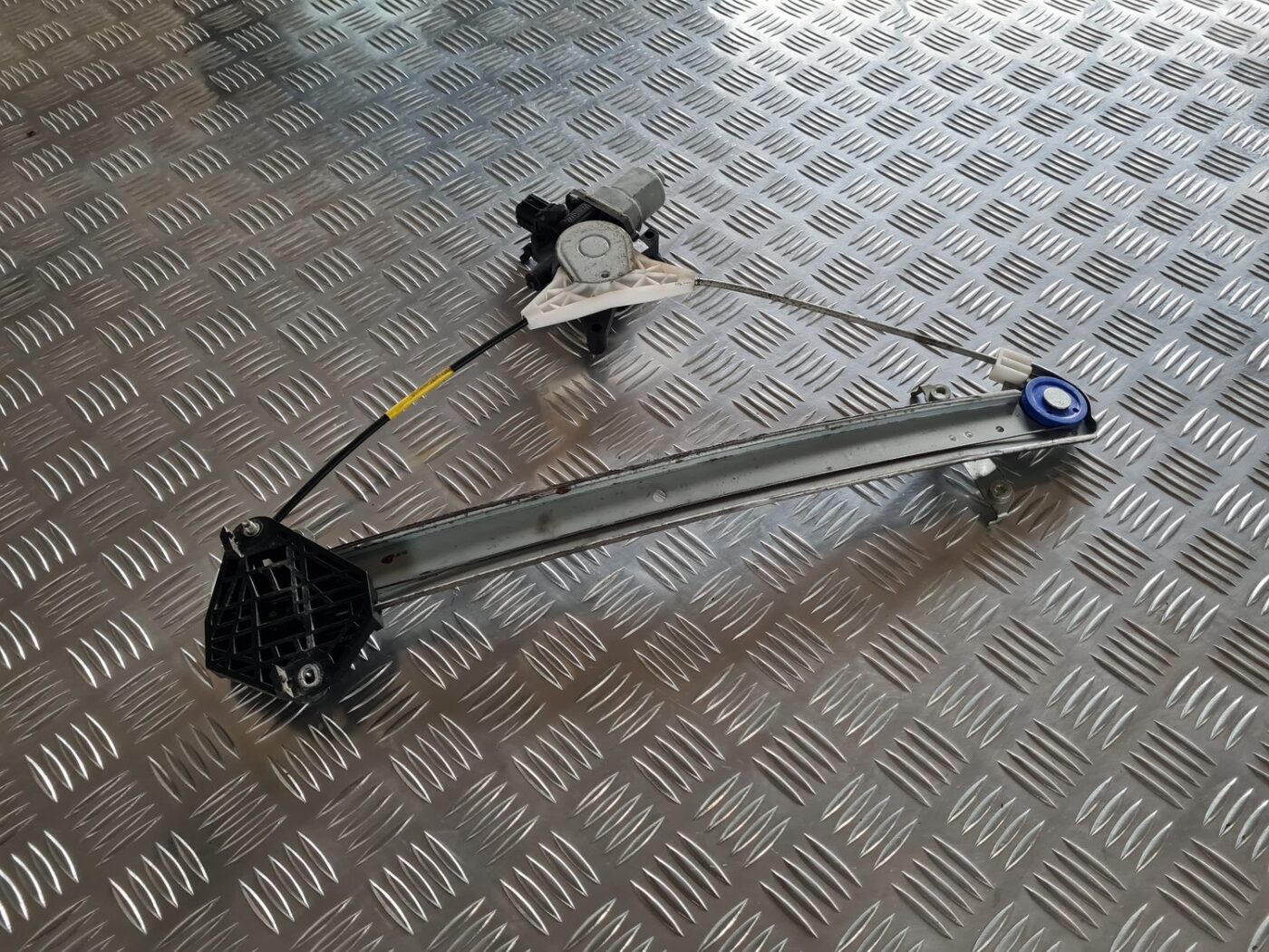 Stikla pacelšanas mehānisms priekšējais kreisais priekš SUBARU LEGACY 2010 3 Stikla pacelšanas mehānisms priekšējais kreisais priekš SUBARU LEGACY 2010