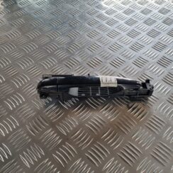 Priekšējāis labais durvju rokturis priekš SUBARU LEGACY 2010