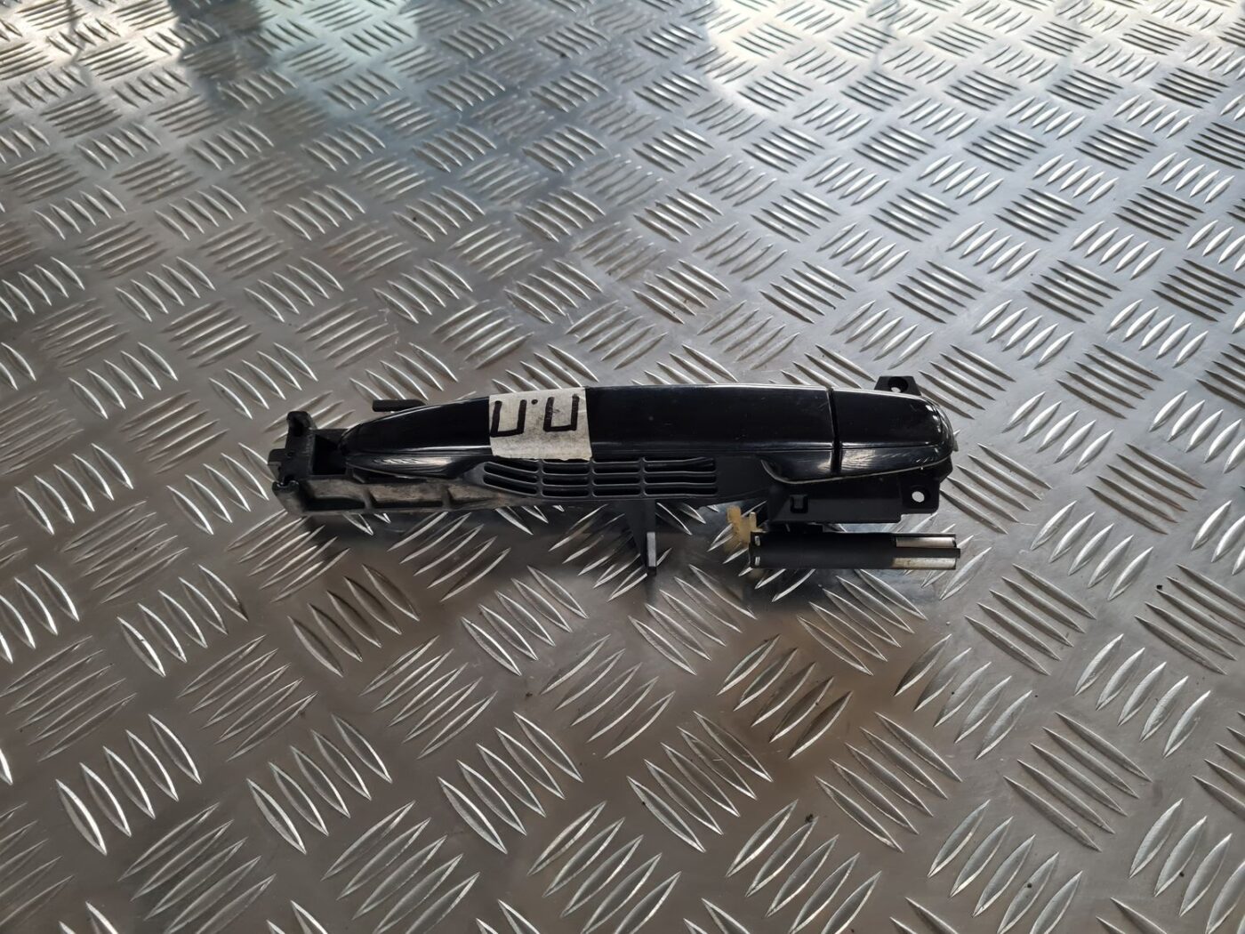 Priekšējāis labais durvju rokturis priekš SUBARU LEGACY 2010