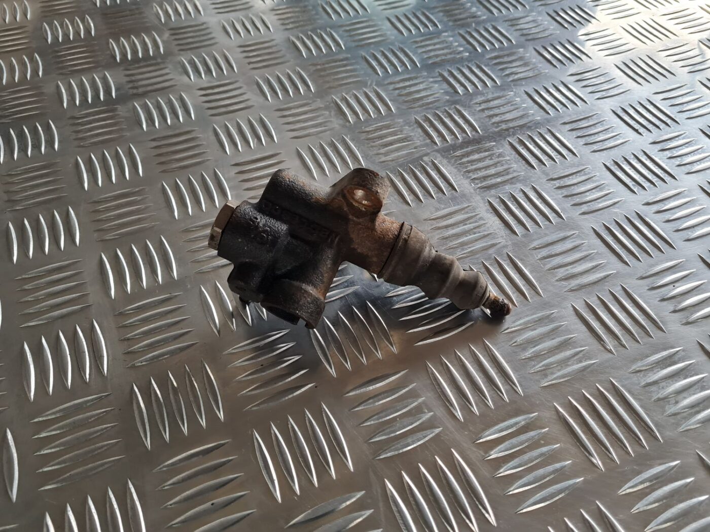 Sajūga palīgcilindrs priekš SUBARU LEGACY 2010 2 Sajūga palīgcilindrs priekš SUBARU LEGACY 2010