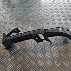 Priekšēja bufera kreisāis kronšteins priekš SUBARU LEGACY 2010