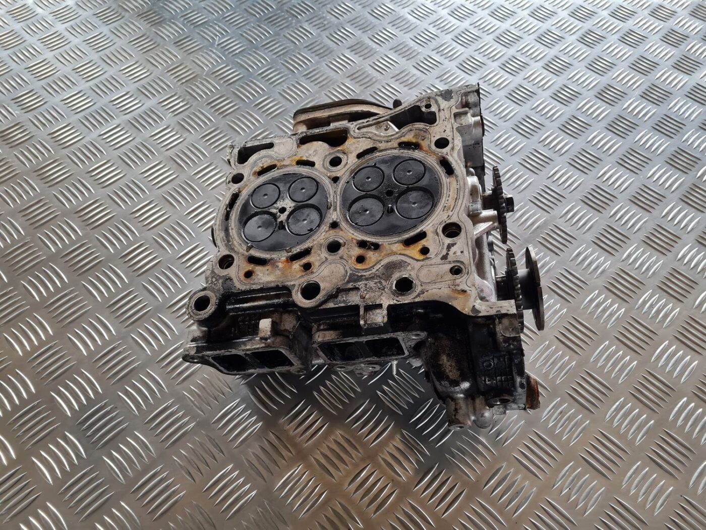 Dzinēja cilindra galva, labā priekš SUBARU LEGACY 2010