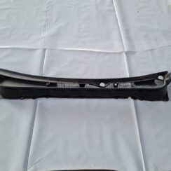 Vējstikla uzlikas (deflektora) režģis priekš SUBARU LEGACY 2010