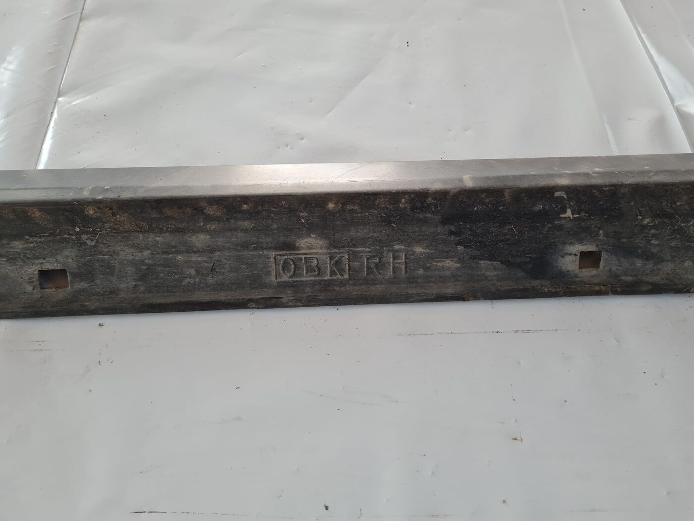 Ārēja sliekšņa laba uzlika priekš SUBARU LEGACY 2010 6 Ārēja sliekšņa laba uzlika priekš SUBARU LEGACY 2010