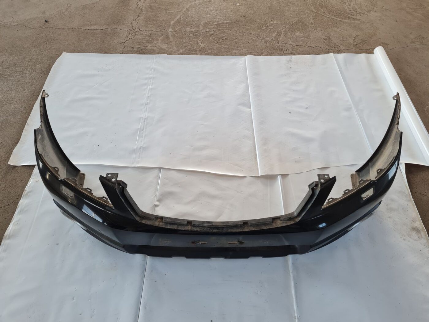 Priekšējais buferis priekš SUBARU LEGACY 2010 9 Priekšējais buferis priekš SUBARU LEGACY 2010