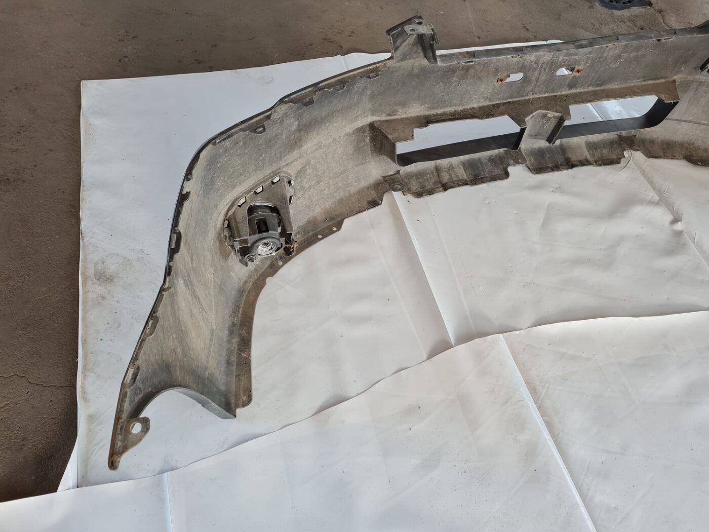 Priekšējais buferis priekš SUBARU LEGACY 2010 4 Priekšējais buferis priekš SUBARU LEGACY 2010