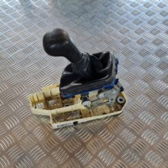 Ātrumu pārslēgšanas slēdzis priekš VOLVO V70 2006