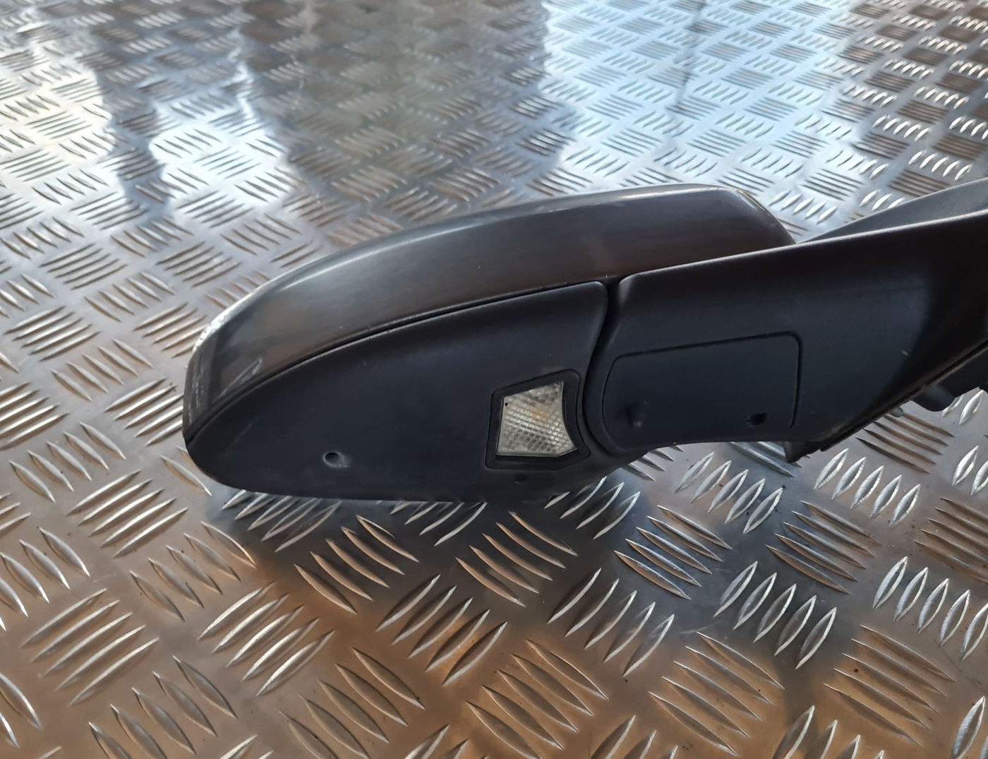 Ārējais spogulis, pa labi priekš VOLVO V70 2006