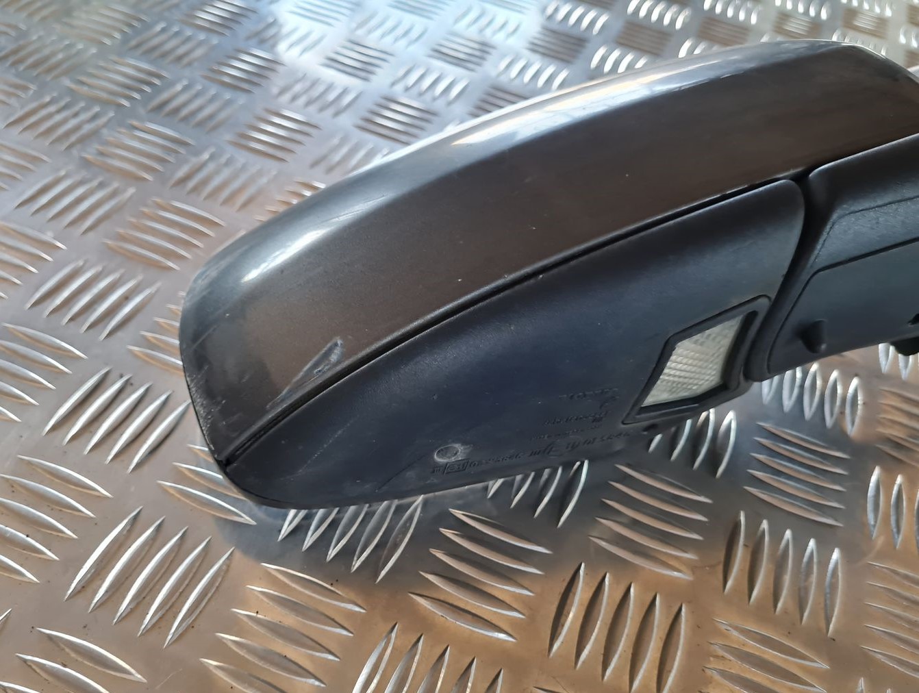 Ārējais spogulis, pa labi priekš VOLVO V70 2006