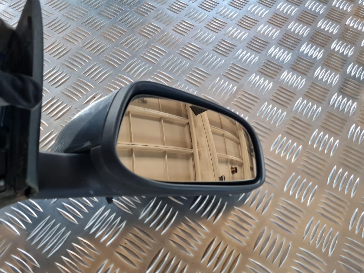 Ārējais spogulis, pa labi priekš VOLVO V70 2006