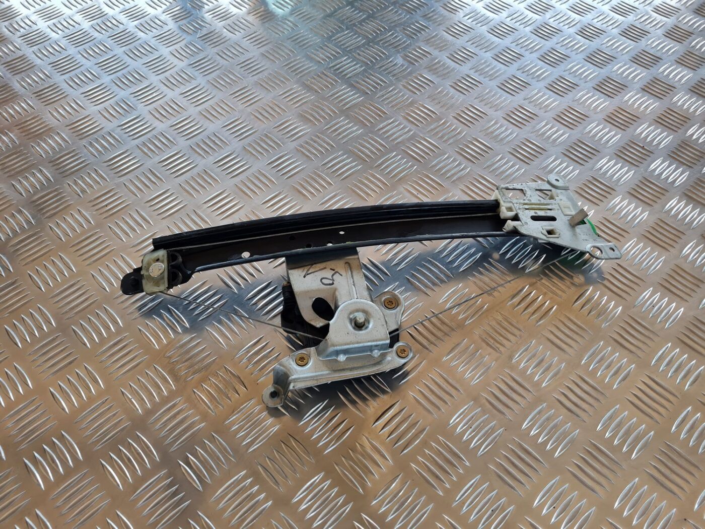 Stikla pacelšanas mehānisms aizmugurējais kreisais priekš VOLVO V70 2006