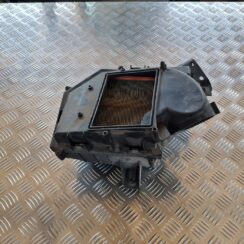 Gaisa filtra korpuss priekš VOLVO V70 2006