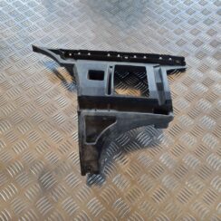 Aizmugurēja bufera kronšteins priekš VOLVO V70 2006