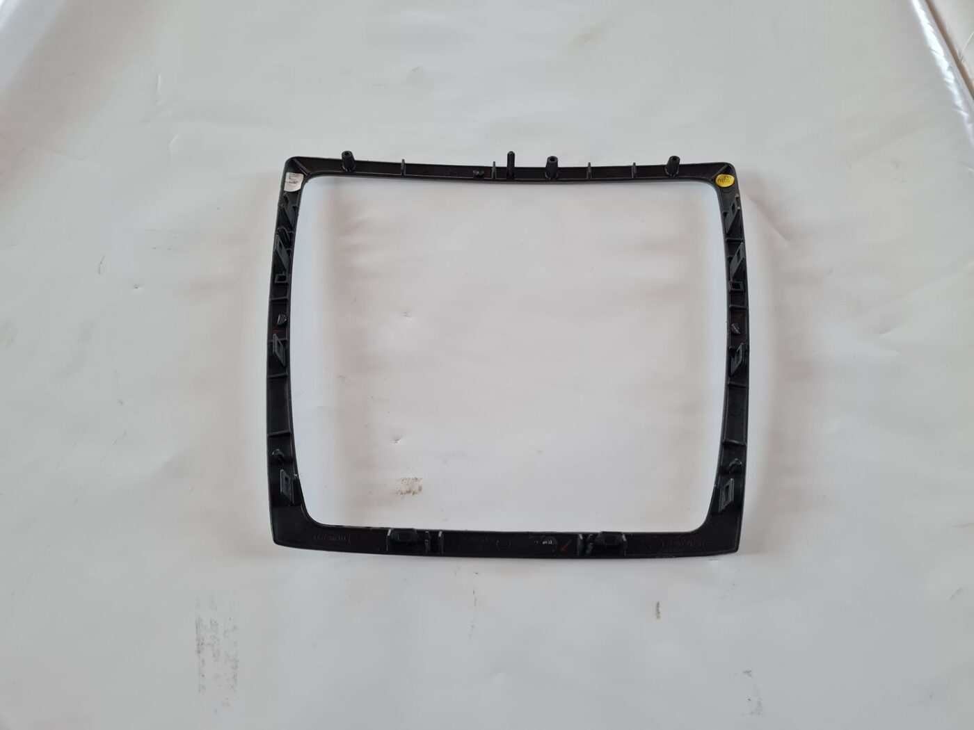 Mērinstrumentu paneļa dekoratīvais rāmis priekš VOLVO V70 2006 4 Mērinstrumentu paneļa dekoratīvais rāmis priekš VOLVO V70 2006