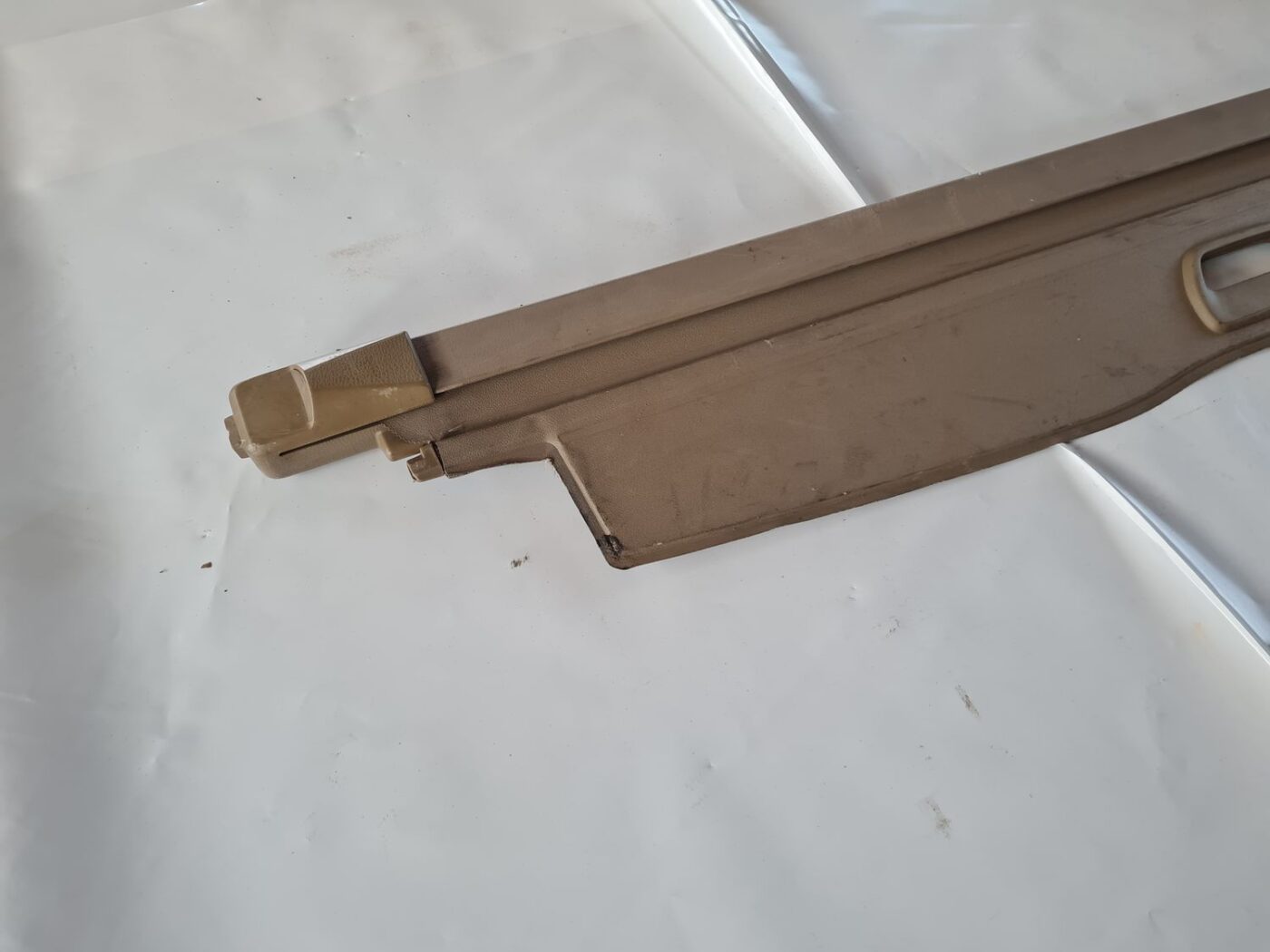 Bagāžnieka žalūzija priekš VOLVO V70 2006 2 Bagāžnieka žalūzija priekš VOLVO V70 2006