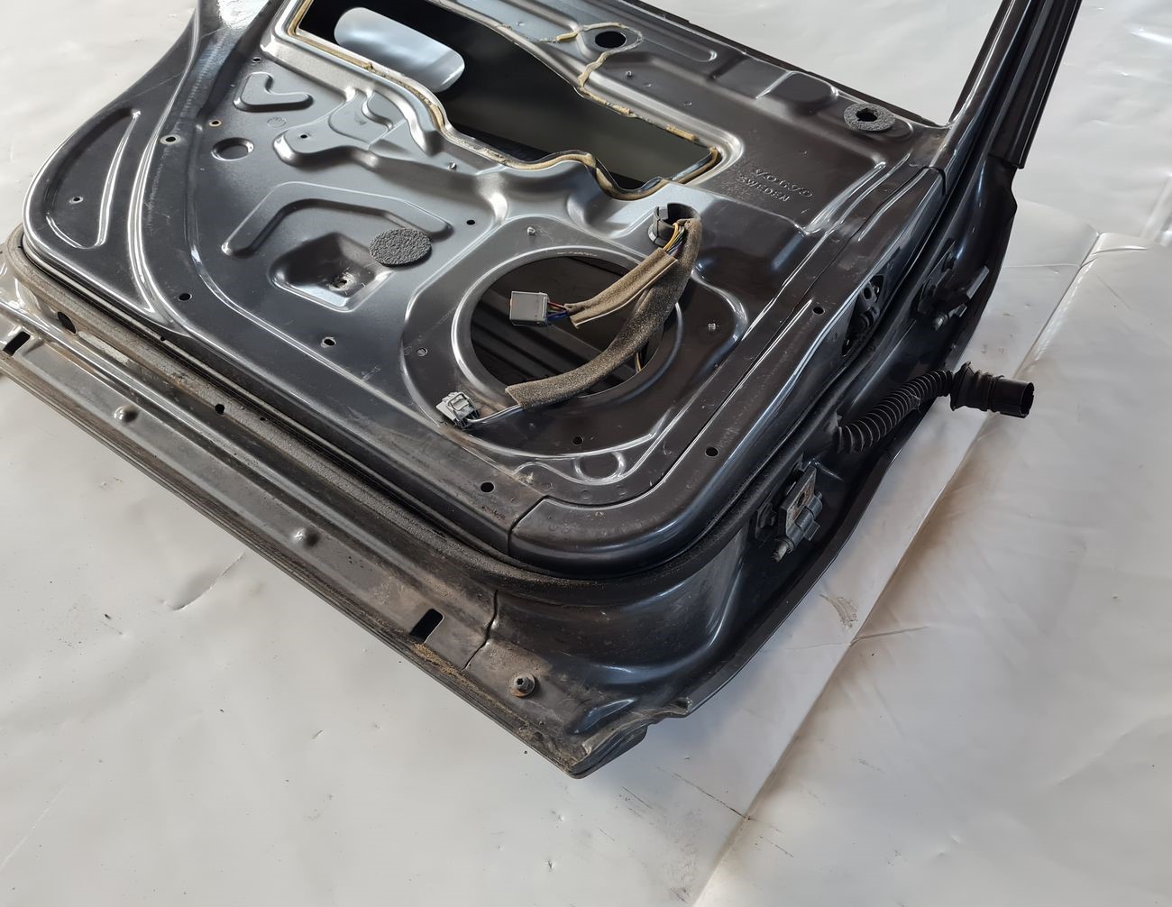 Aizmugurējās kreisās durvis priekš VOLVO V70 2006