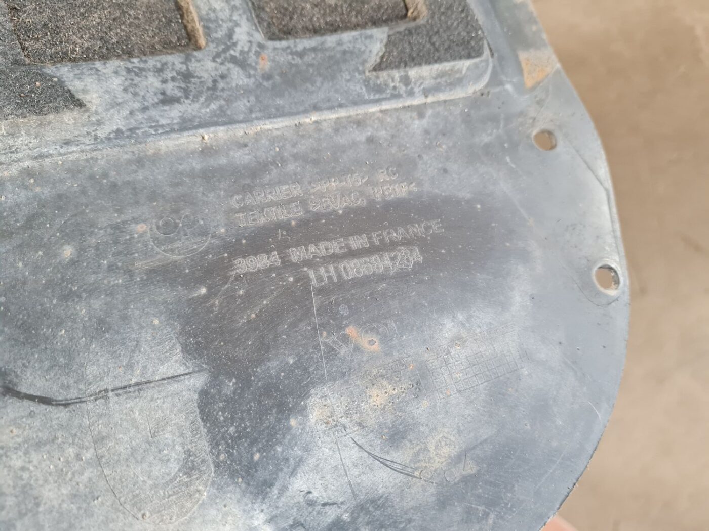 Aizmugurējais kreisais paspārns priekš VOLVO V70 2006 2 Aizmugurējais kreisais paspārns priekš VOLVO V70 2006