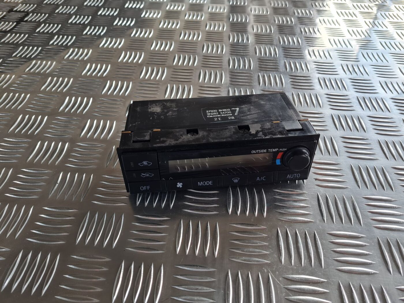 Klimata kontroles bloks priekš NISSAN X-TRAIL 2002 1 Klimata kontroles bloks priekš NISSAN X-TRAIL 2002