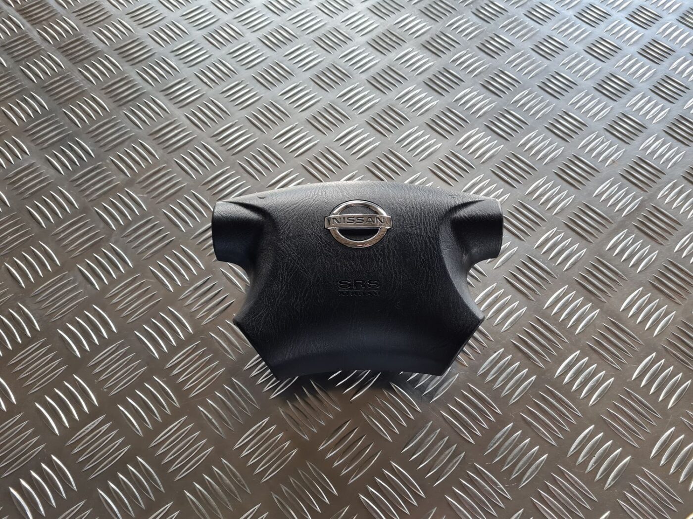 Stūres drošības spilvens priekš NISSAN X-TRAIL 2002 1 Stūres drošības spilvens priekš NISSAN X-TRAIL 2002