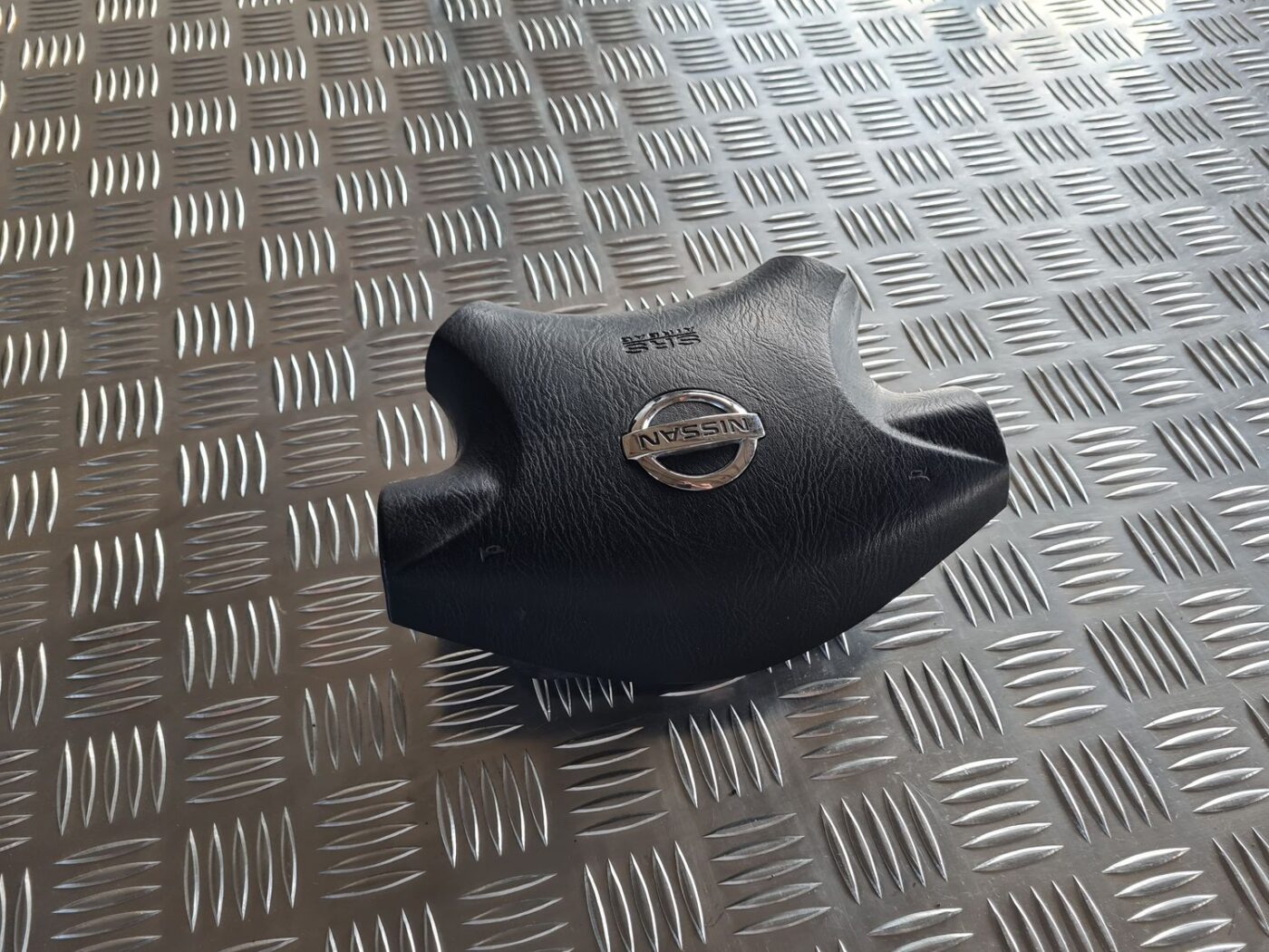 Stūres drošības spilvens priekš NISSAN X-TRAIL 2002 2 Stūres drošības spilvens priekš NISSAN X-TRAIL 2002