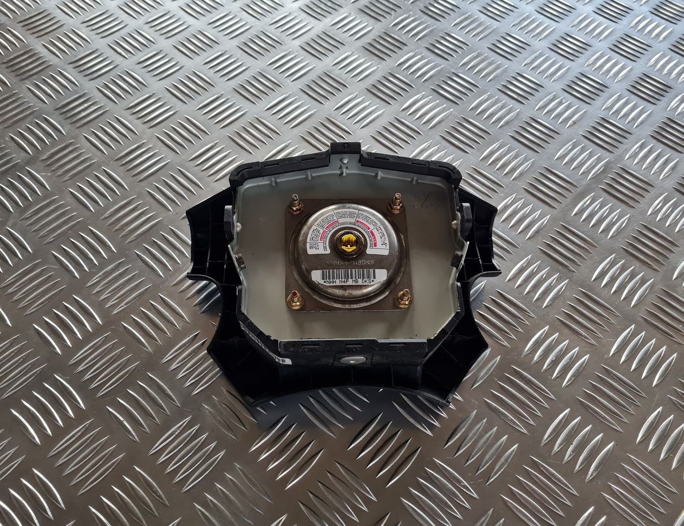 Stūres drošības spilvens priekš NISSAN X-TRAIL 2002 4 Stūres drošības spilvens priekš NISSAN X-TRAIL 2002