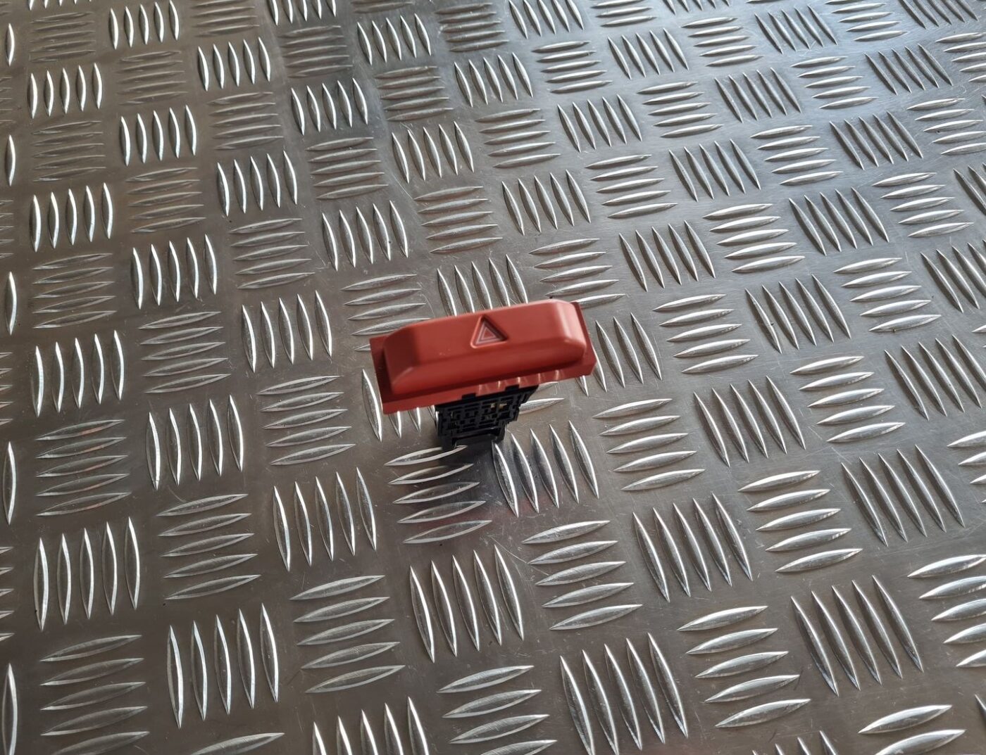 Trauksmes poga priekš NISSAN X-TRAIL 2002