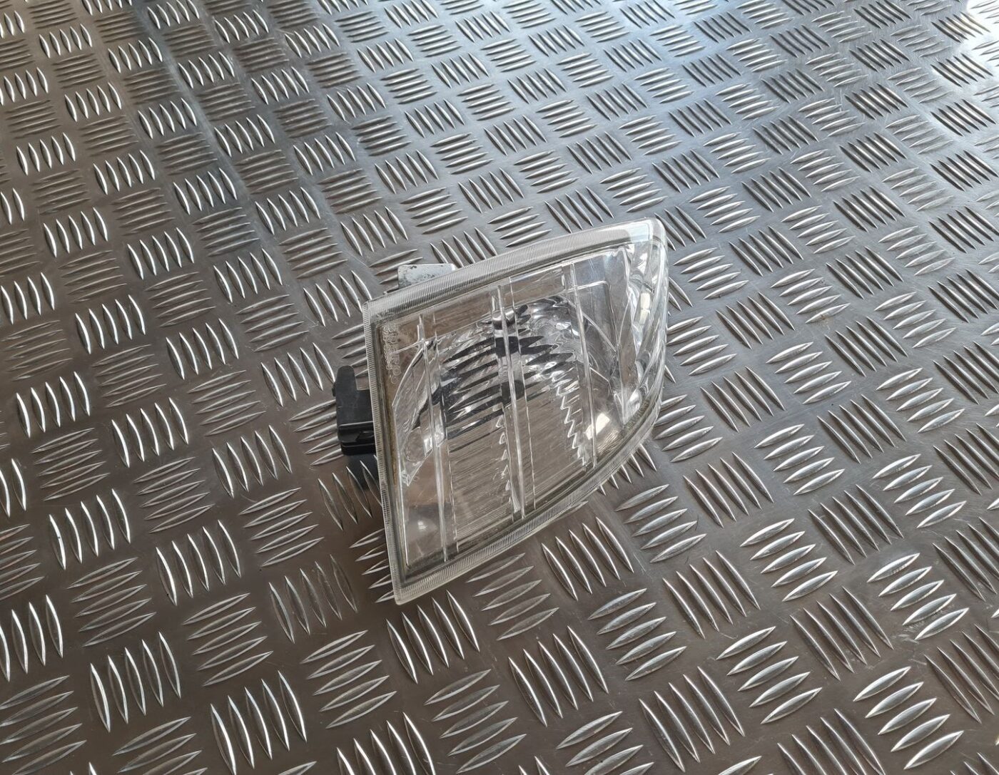 Pagrieziena signala lukturis priekš NISSAN X-TRAIL 2002 1 Pagrieziena signala lukturis priekš NISSAN X-TRAIL 2002