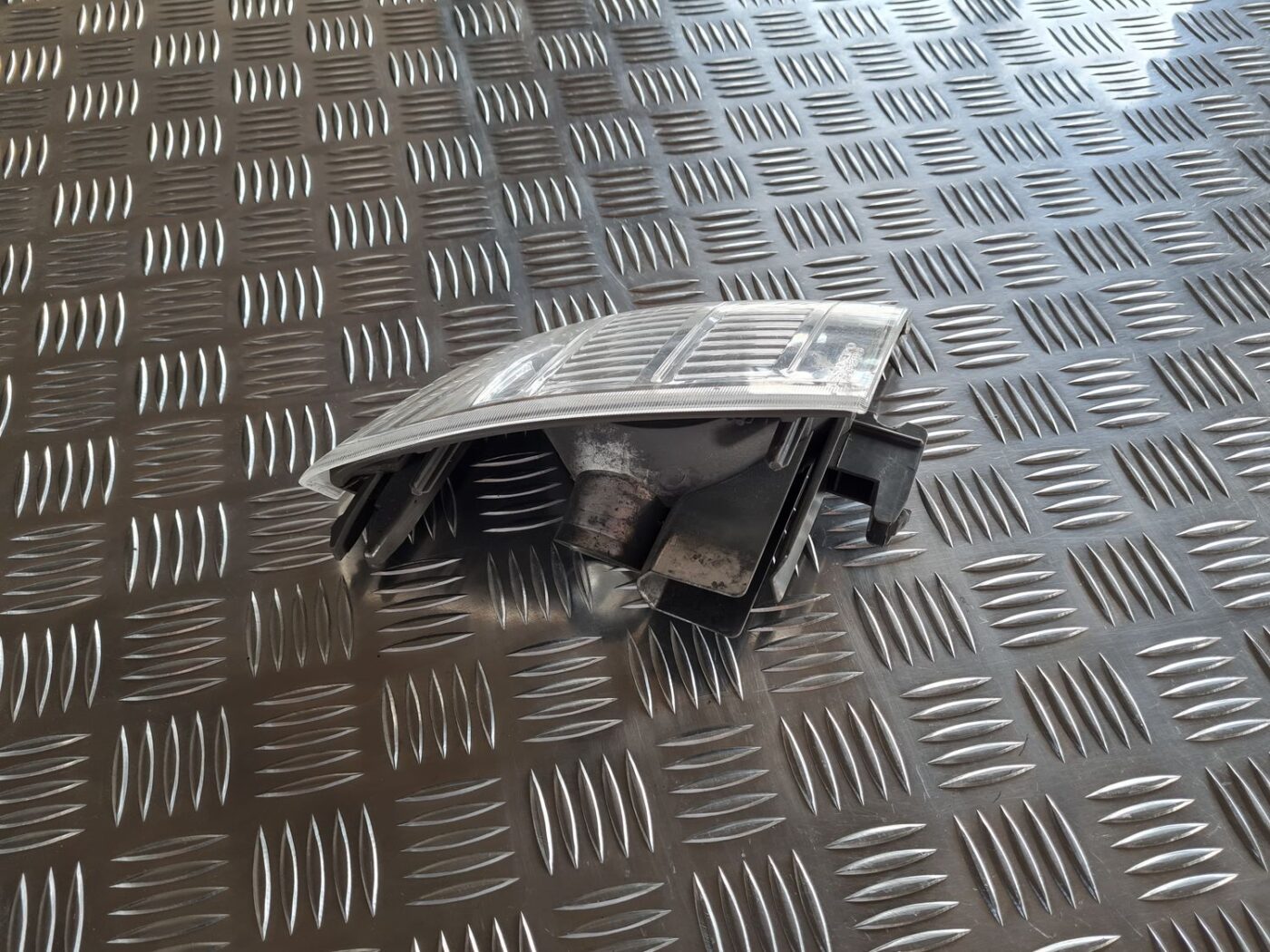 Pagrieziena signala lukturis priekš NISSAN X-TRAIL 2002 2 Pagrieziena signala lukturis priekš NISSAN X-TRAIL 2002