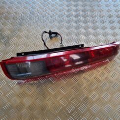Aizmugurējais labais lukturis priekš NISSAN X-TRAIL 2002