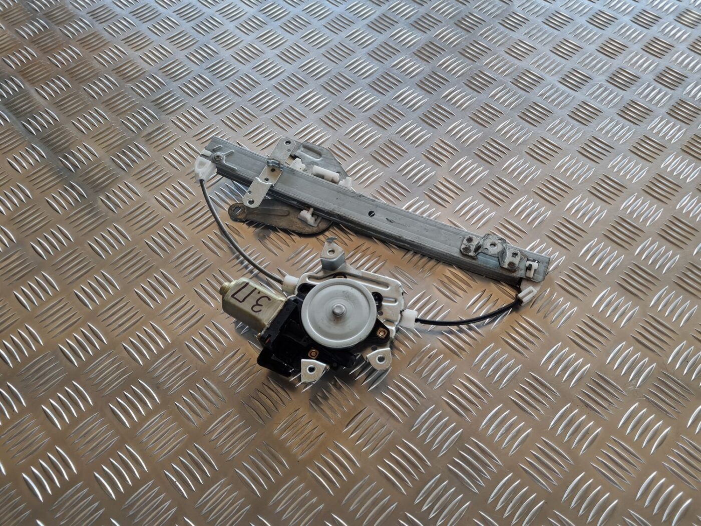 Stikla pacelšanas mehānisms aizmugurējais labais priekš NISSAN X-TRAIL 2002