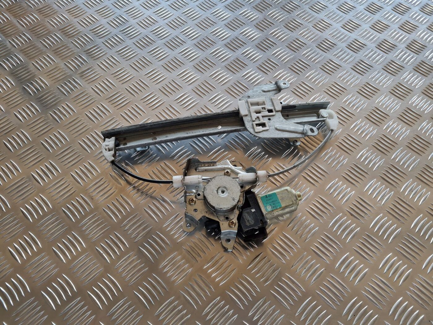 Stikla pacelšanas mehānisms aizmugurējais labais priekš NISSAN X-TRAIL 2002