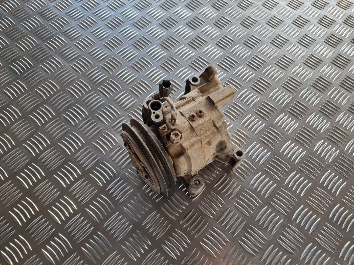 Gaisa kondicioniera kompresors priekš NISSAN X-TRAIL 2002