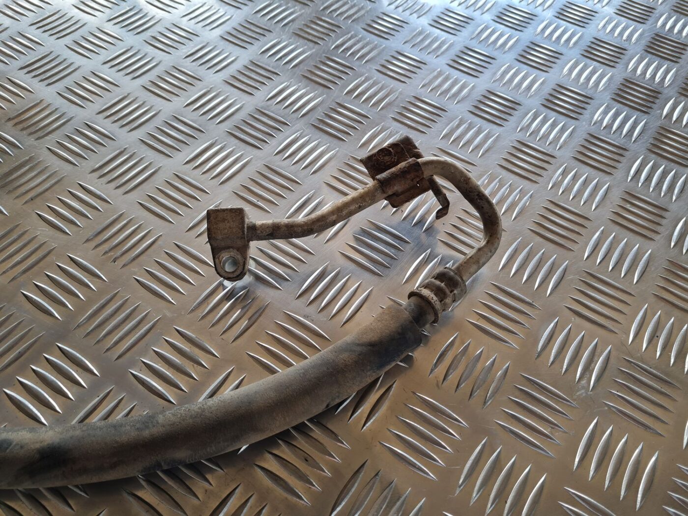 Gaisa kondicioniera caurule priekš NISSAN X-TRAIL 2002 3 Gaisa kondicioniera caurule priekš NISSAN X-TRAIL 2002