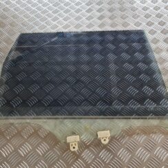 Aizmugurējo labo durvju stikls priekš NISSAN X-TRAIL 2002