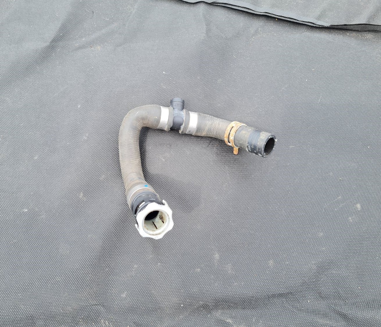 Dzesēšanas caurule priekš FORD C-MAX 2011 1 Dzesēšanas caurule priekš FORD C-MAX 2011