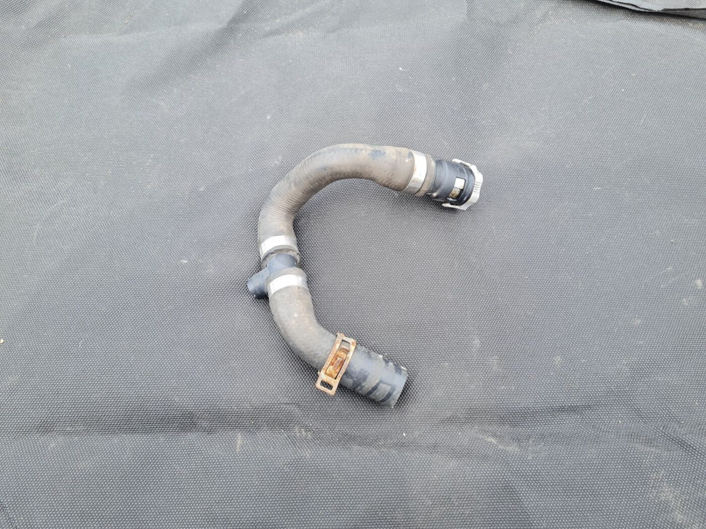 Dzesēšanas caurule priekš FORD C-MAX 2011 2 Dzesēšanas caurule priekš FORD C-MAX 2011