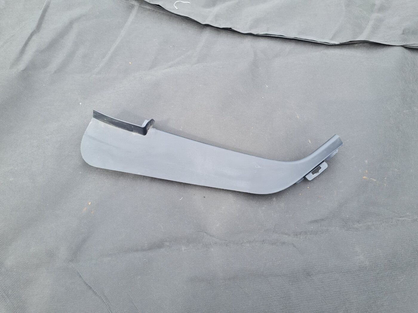 Durvju apdares uzlika priekš FORD C-MAX 2011 1 Durvju apdares uzlika priekš FORD C-MAX 2011